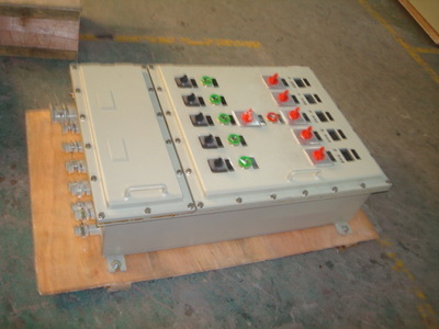 特價(jià)批發(fā)照明動(dòng)力配電箱、配電柜、電氣控制柜及無功補(bǔ)償裝置 瑞安市恒安電氣的專業(yè)優(yōu)勢(shì)