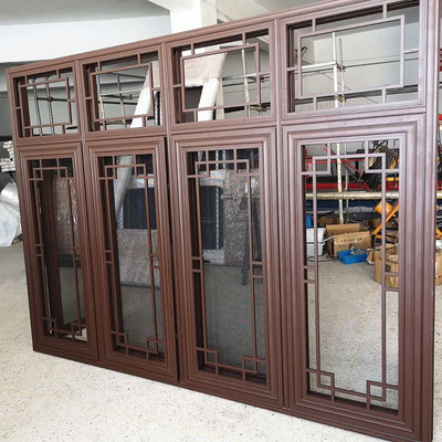 做鋁合金仿古門窗，板栗色是唯一選擇嗎？冠墅陽光百葉窗的多樣化美學